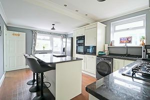 Kitchen / Breakfast Room- click for photo gallery